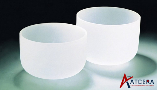 Como o Atcera Quartz Crucible utiliza a resistência ao choque térmico do Quartz em aplicações de alta temperatura?
